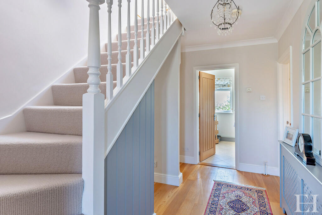 8623735-interiorW...