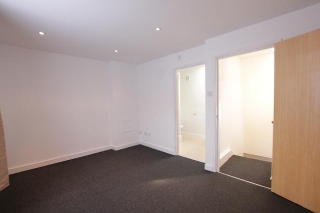 10 turnpike mews bed