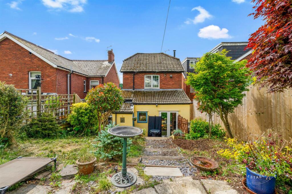 Commercial Road, Hern Crabtree (8).jpg