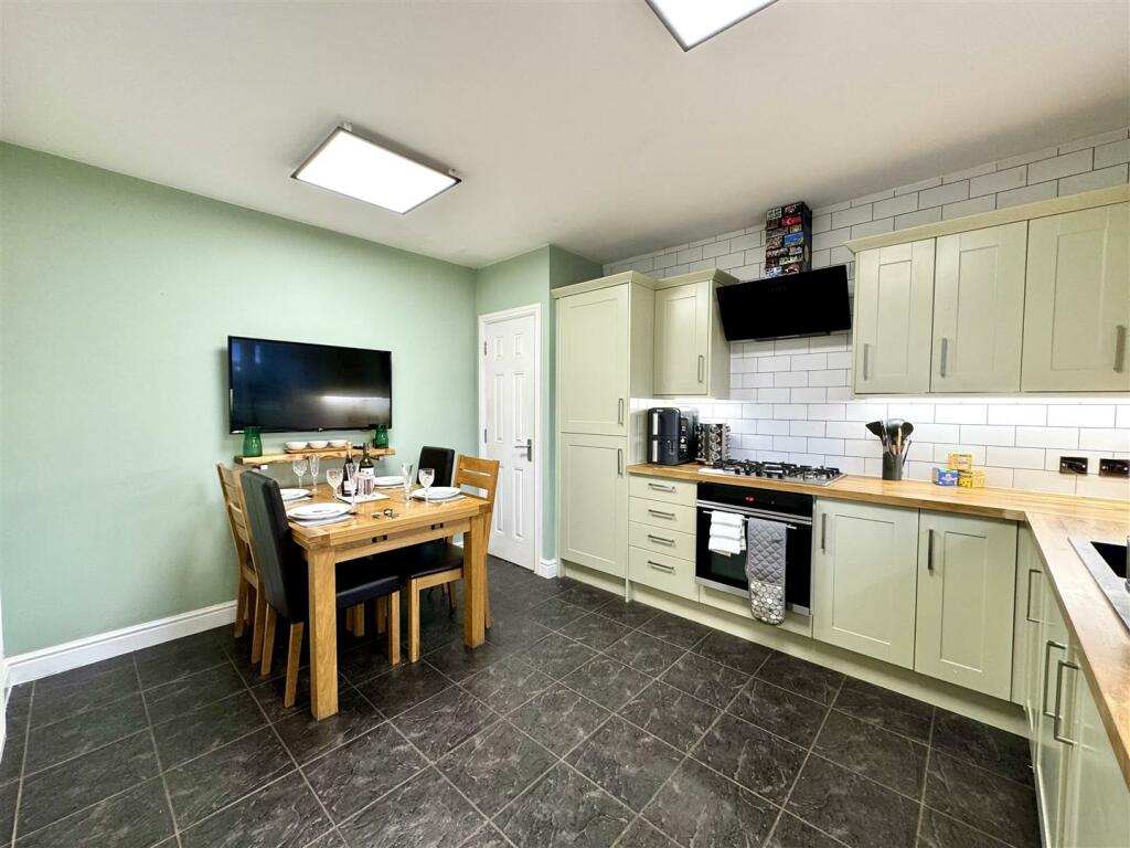 KITCHEN/DINER