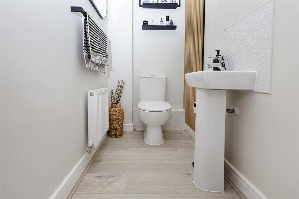 Cloakroom/WC