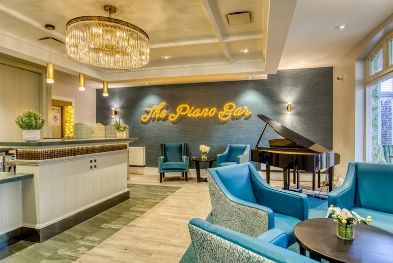Piano Bar