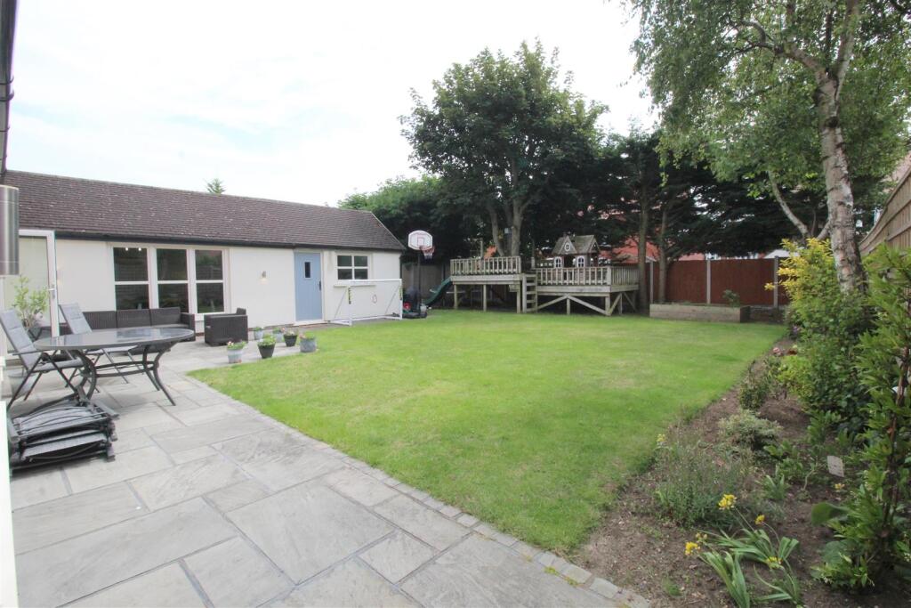 Clifton Drive South, Rear 2.JPG