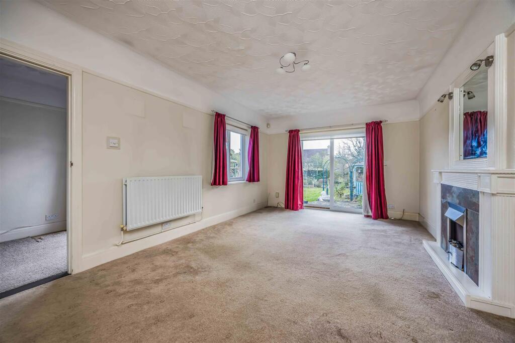 28 Warfield Crescent, Waterlooville-Small-PorticoM