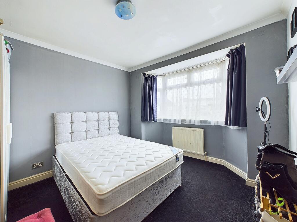 CAM04399G0-PR0024-STILL005