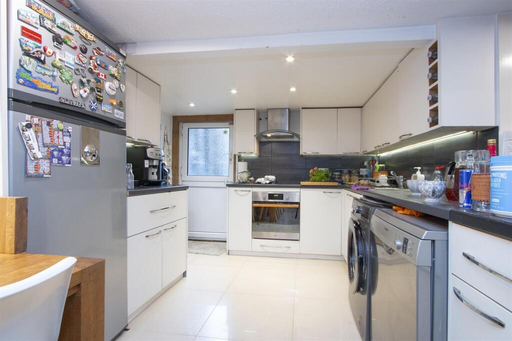 29a Hoyle Road, Tooting kitchen 1.jpg