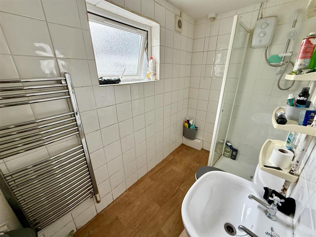 Shower room.JPG