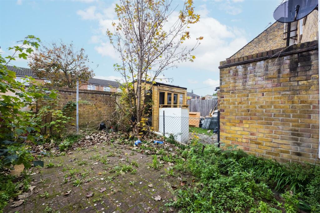 24 Talbot Road_03 copy.jpg