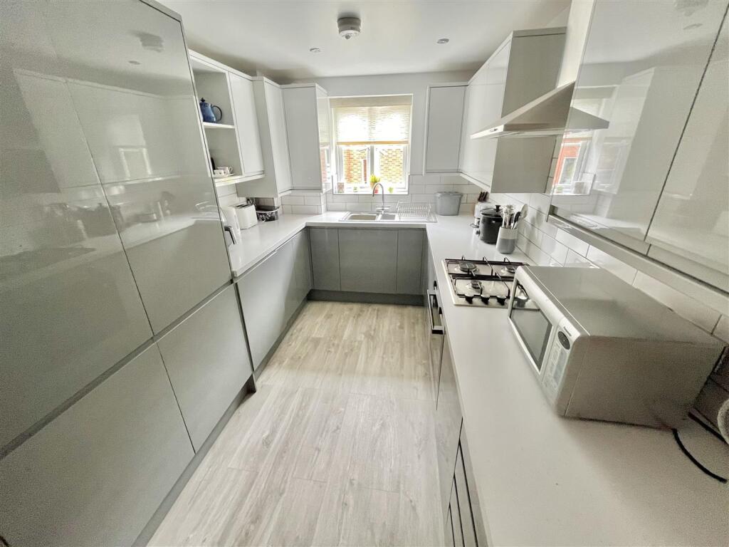 Breakfast Kitchen Aspect 2