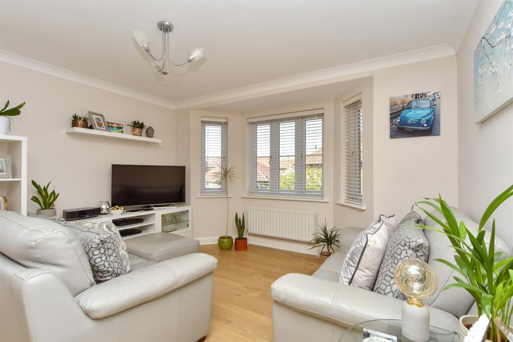 Kitchen/ Living Area