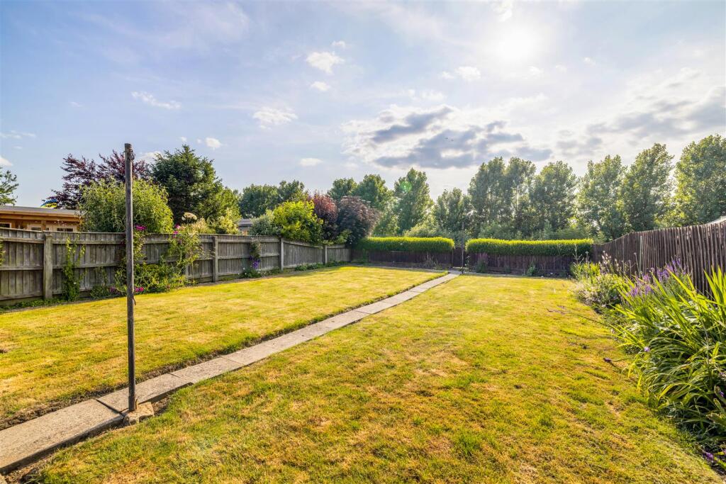 13 Hessle Drive (Boston)-10.jpg