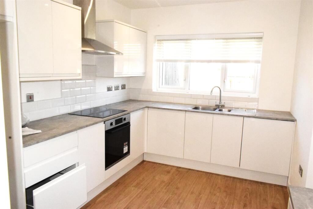 42 kitchen.JPG
