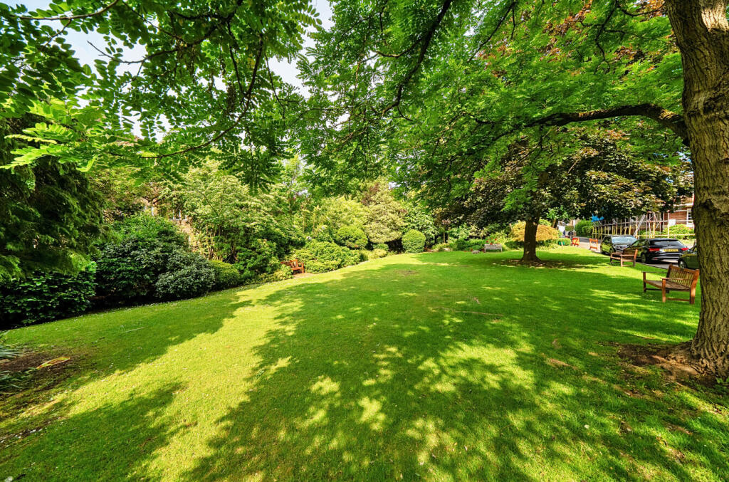 1305611-3-6846a39...