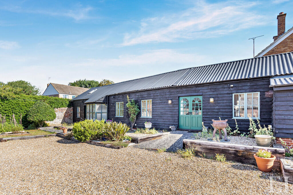 8658493-exteriorW...