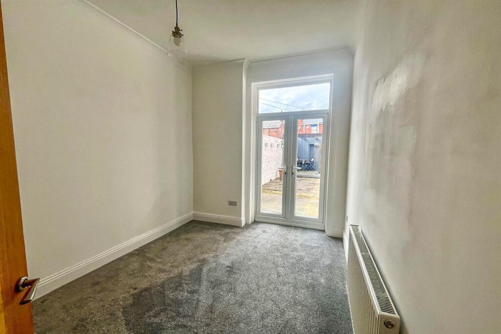 Bedroom Two / Dining