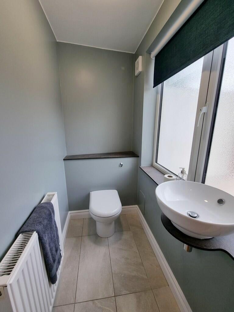 105232_1026570004...