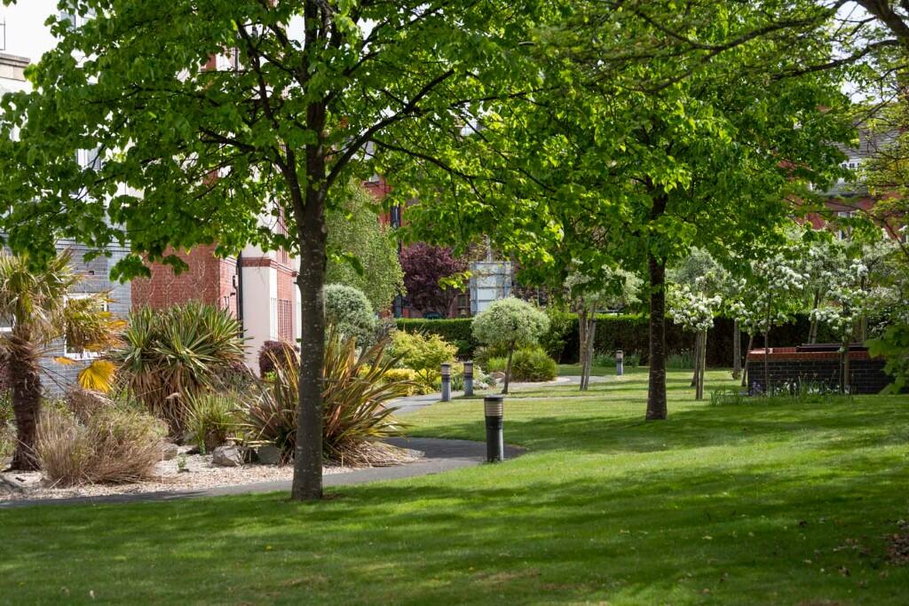Montrose Court