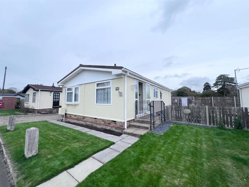 Wyatts Covert, Denham