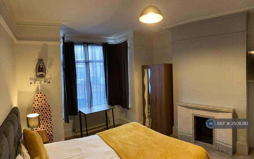 Room 1 - Available Now (£675)