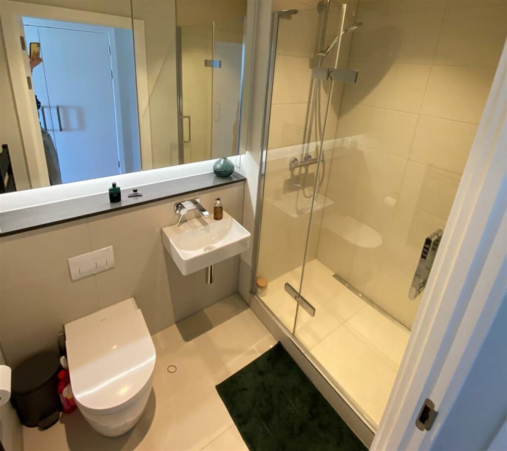 bathroom2.jpg