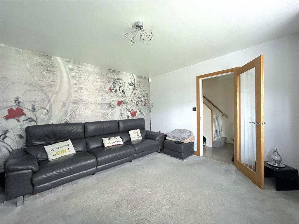 Living Room (2).jpeg