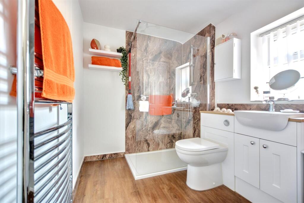 Downstairs Bathroom.jpeg