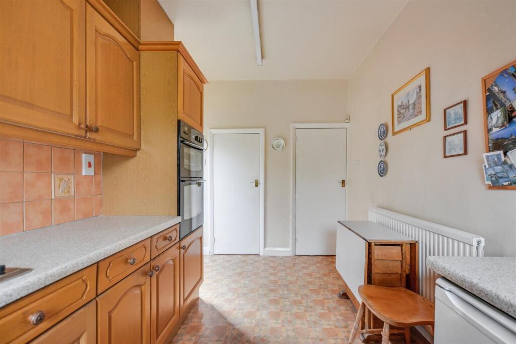 Kitchen_2.jpeg