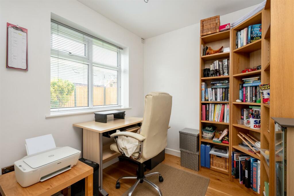 OFFICE / BEDROOM