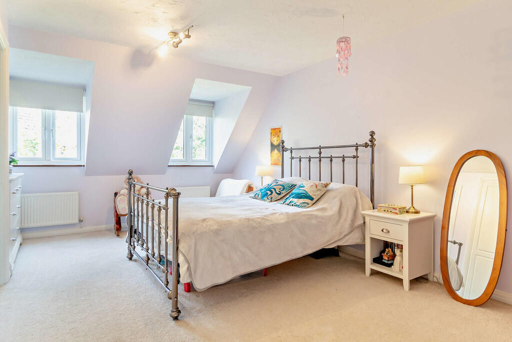 8567748-interior0...