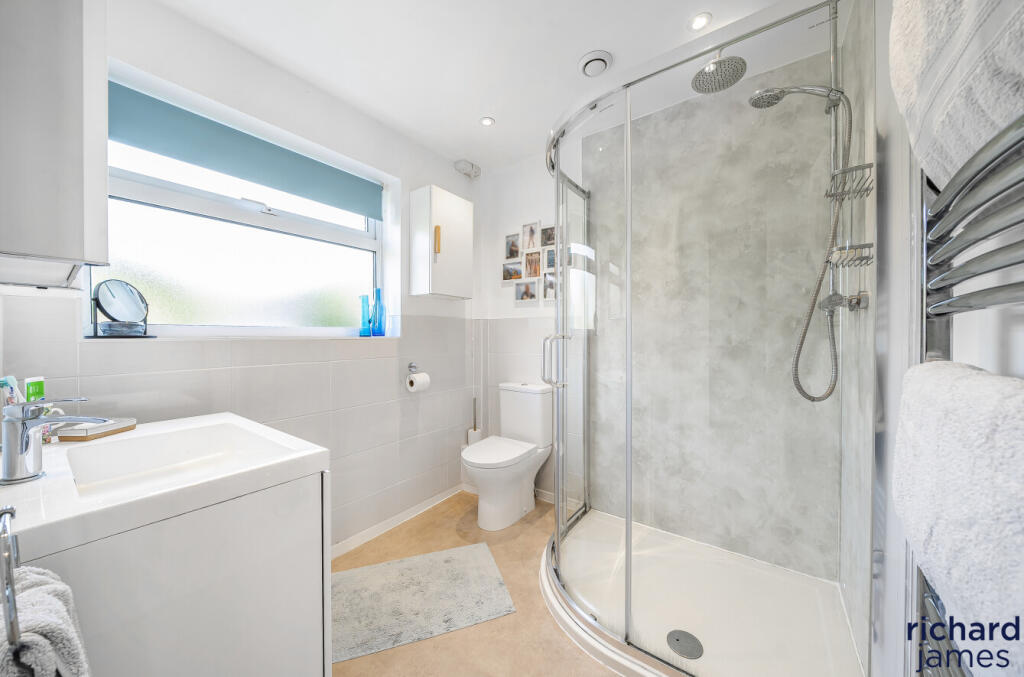 6ce70734-6a30-4d3...