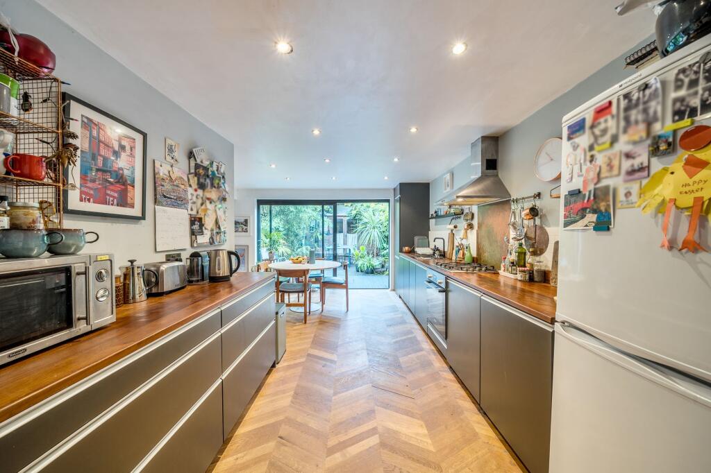 Kitchen / dining room