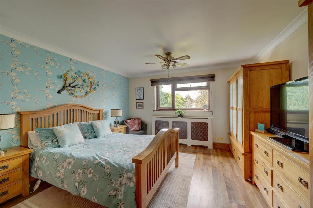 8 Lambert Rd (37).jpg