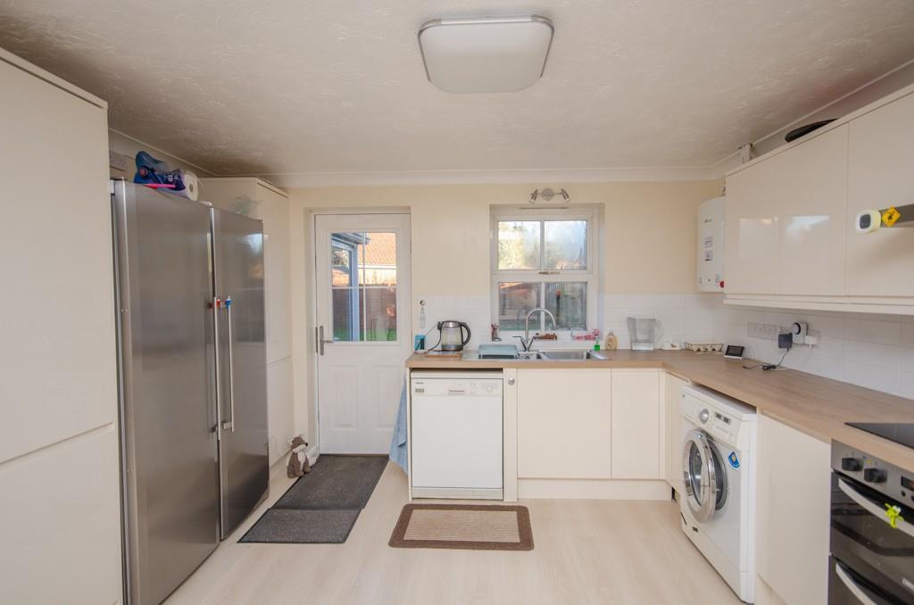 Kitchen pic 2.jpg