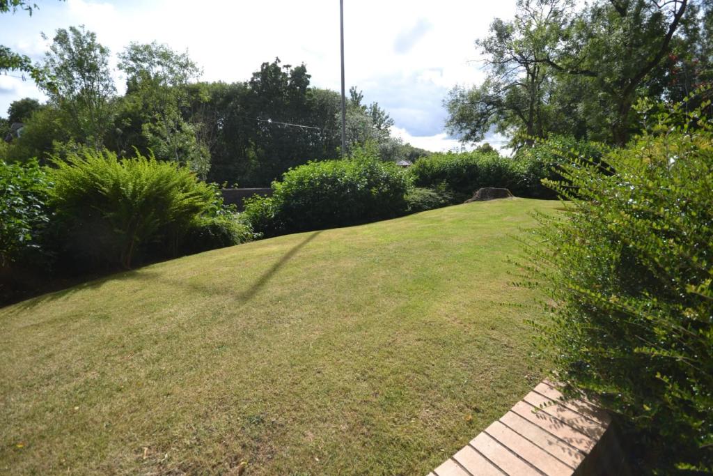Outside - Rear Communal Garden