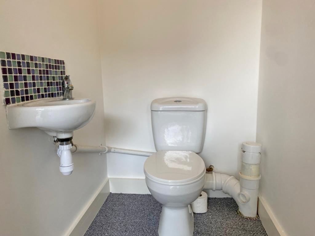 downstairs wc