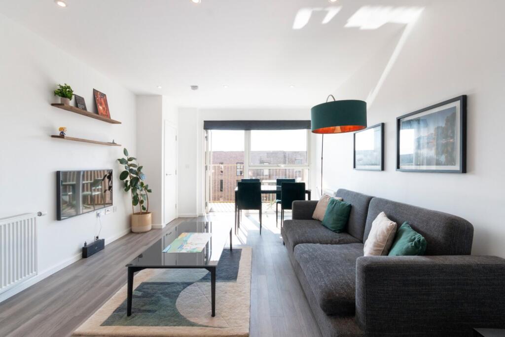 F12 5 Selbourne Avenue Ph5.jpg