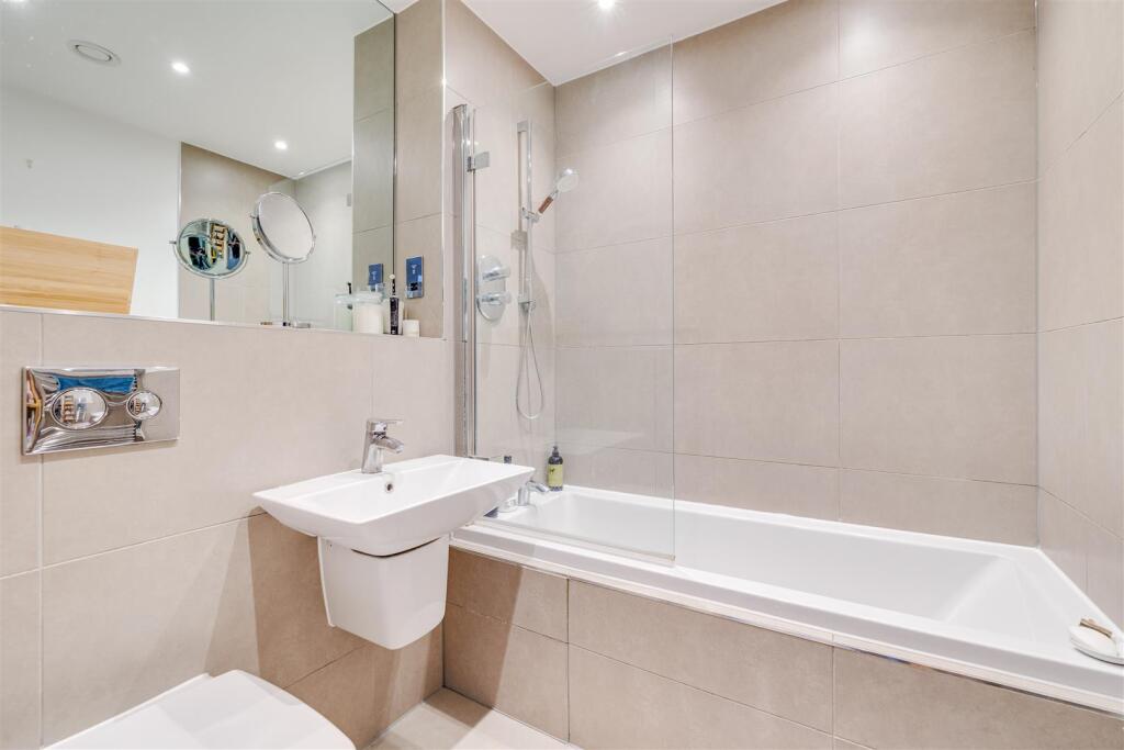 Bathroom.jpg