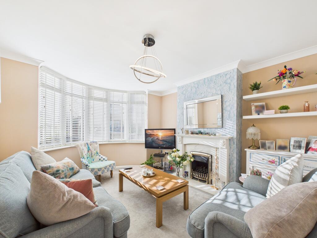 Laburnum Grove, Kingsway