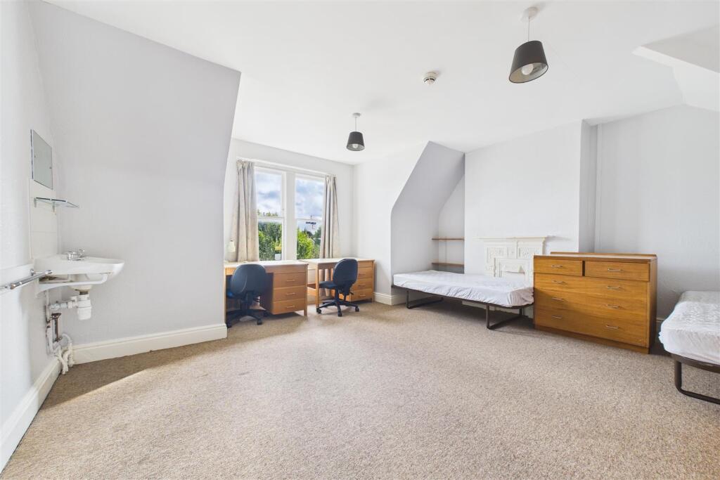 121 Redland Road, Redland, Bristol, BS6 6QX | Free