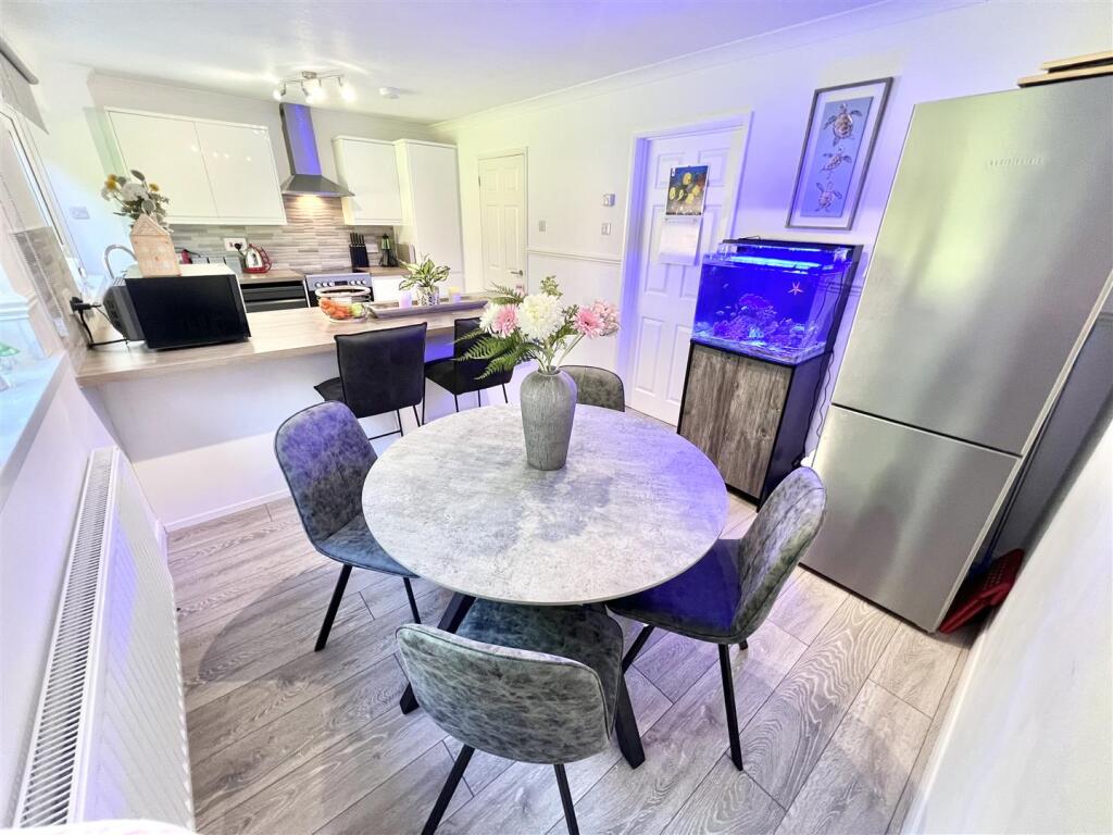 Kitchen Diner.jpg