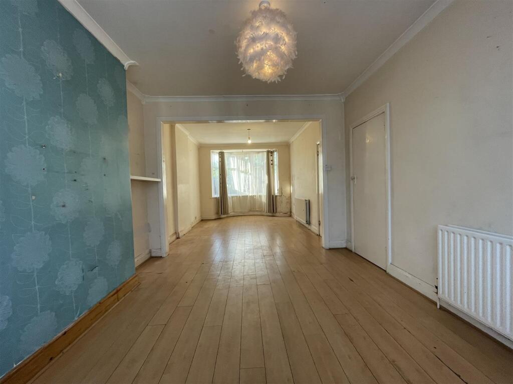 THROUGH LOUNGE