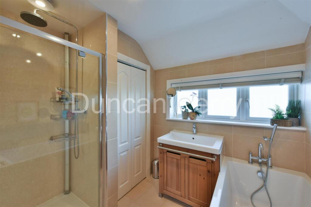 BathShower Room.JPG