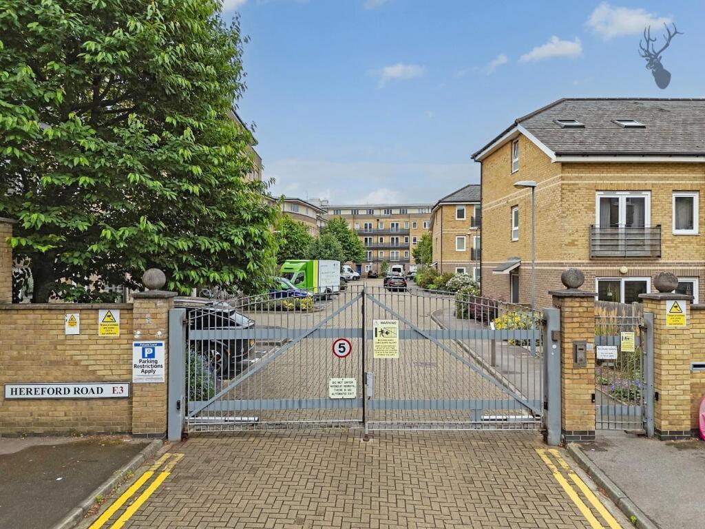 Rosegate EXT 2.jpg