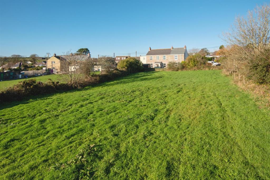 Site facing north west.jpg