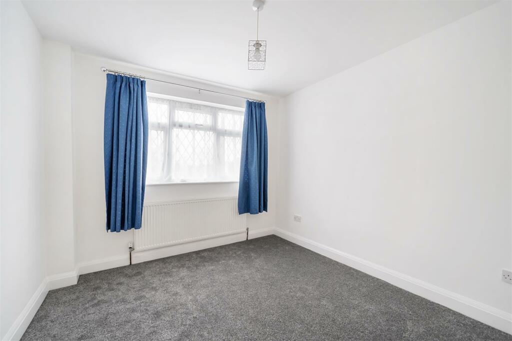 Bedroom 4.jpg