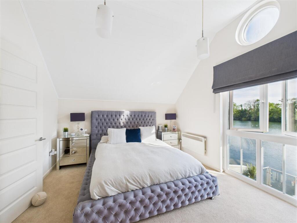 Bedroom 1 part 2.jpg