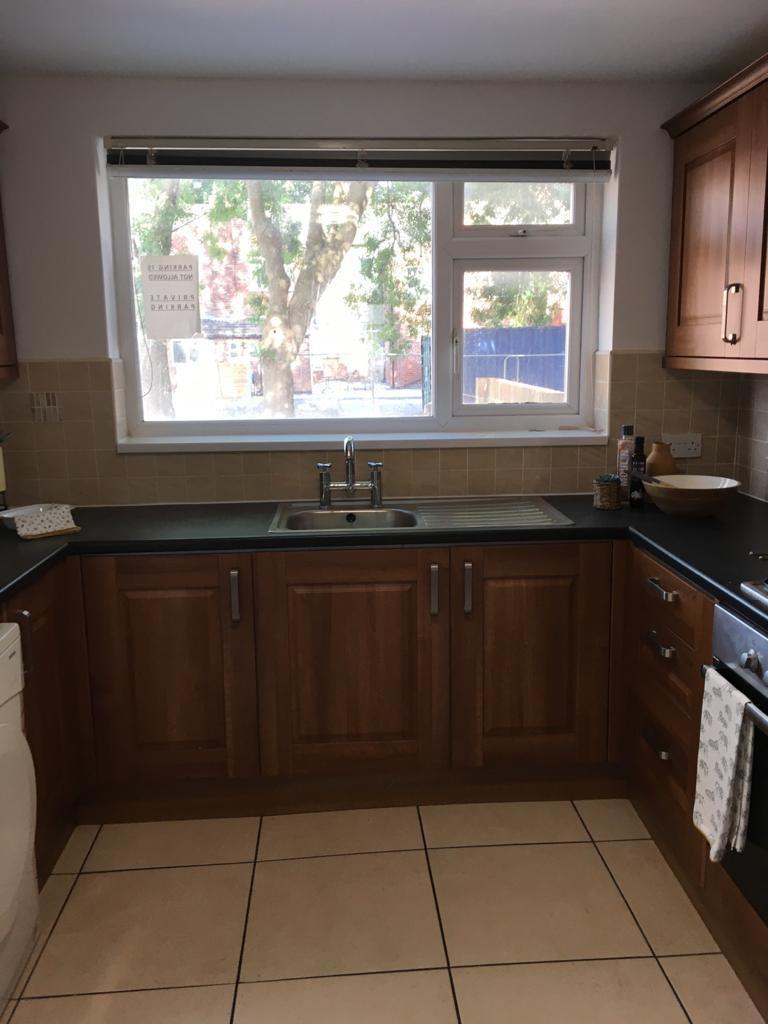 42) 30 Cranbrook Avenue Kitchen 31.07.2020.jpg