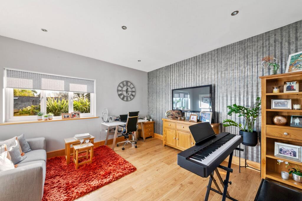 BEDROOM 6/HOME OFFICE