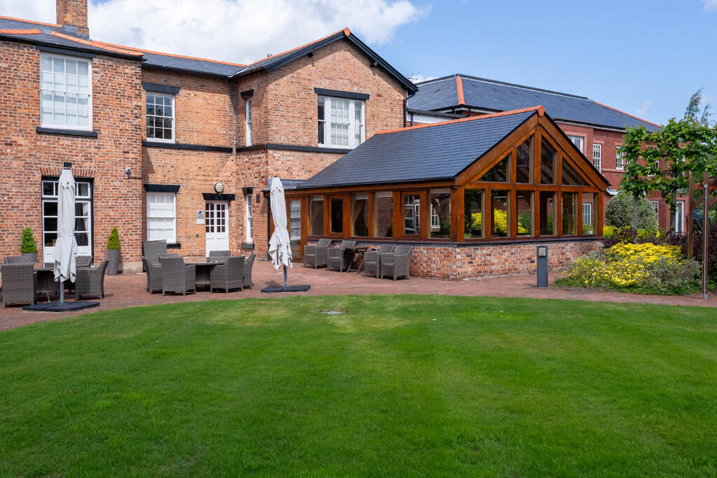 Apartment 22, Bou...