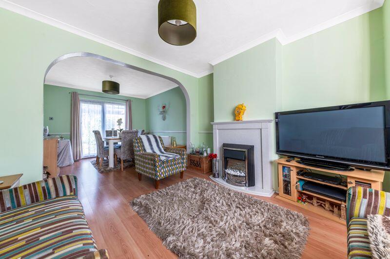 Through Lounge I Diner